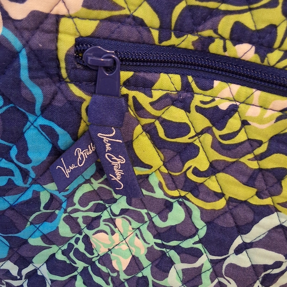 SOLD!!  Vera Bradley Cross Body Purse Multi-Color - Picture 7 of 8